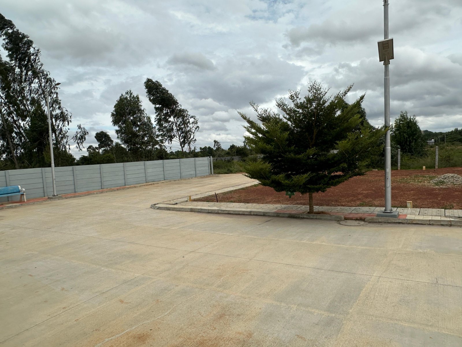 Boundary wall and seating area